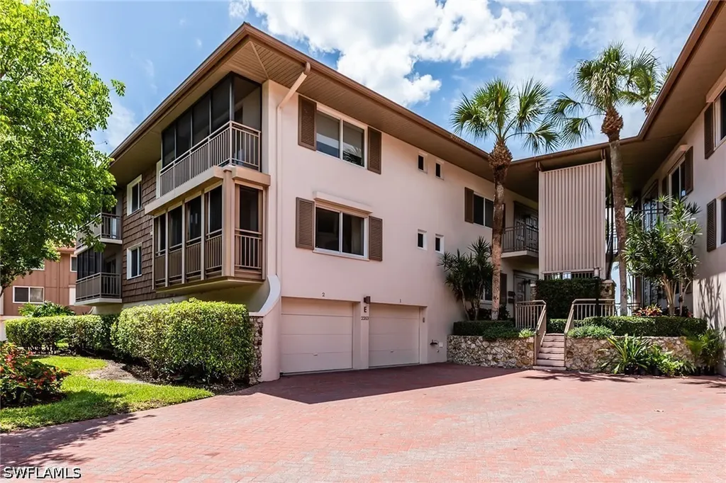 2203 Gulf Shore Boulevard N Naples FL 34102