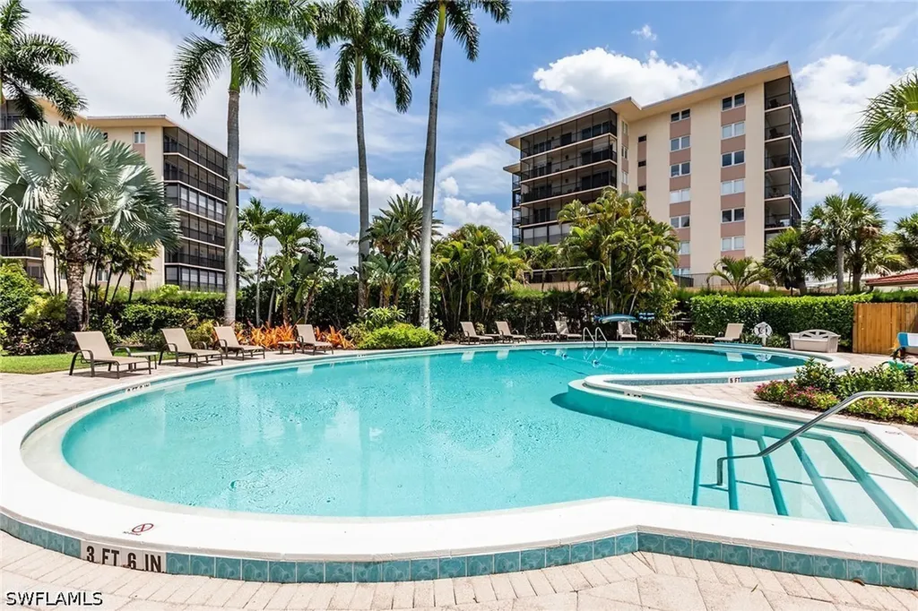 2203 Gulf Shore Boulevard N Naples FL 34102