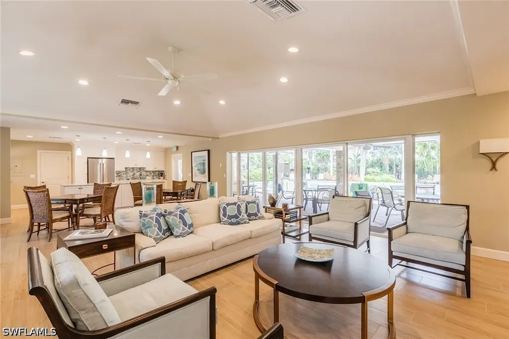 2203 Gulf Shore Boulevard N Naples FL 34102