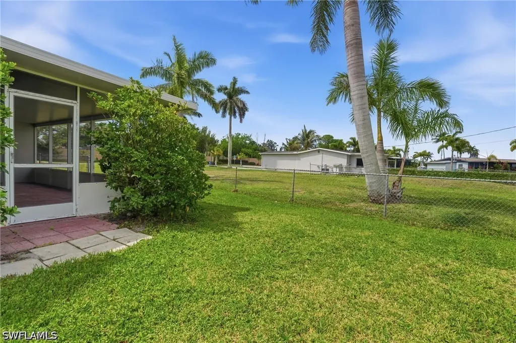 9920 Almetta Avenue Fort Myers FL 33919