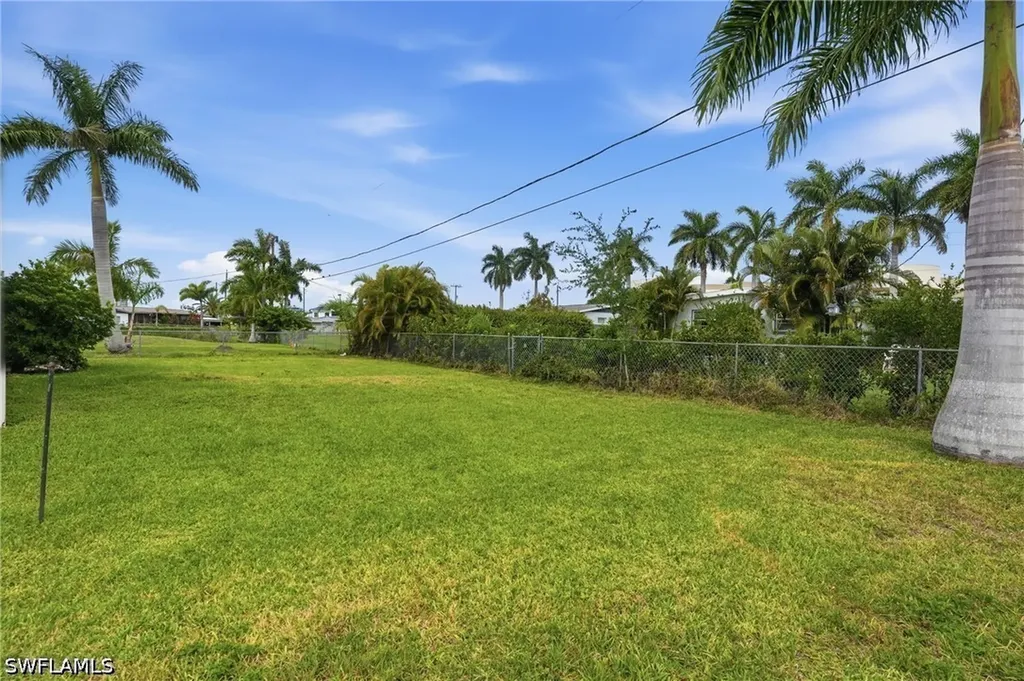 9920 Almetta Avenue Fort Myers FL 33919