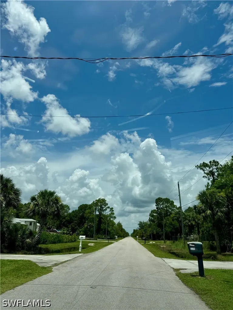 39TH Avenue NE Naples FL 34120