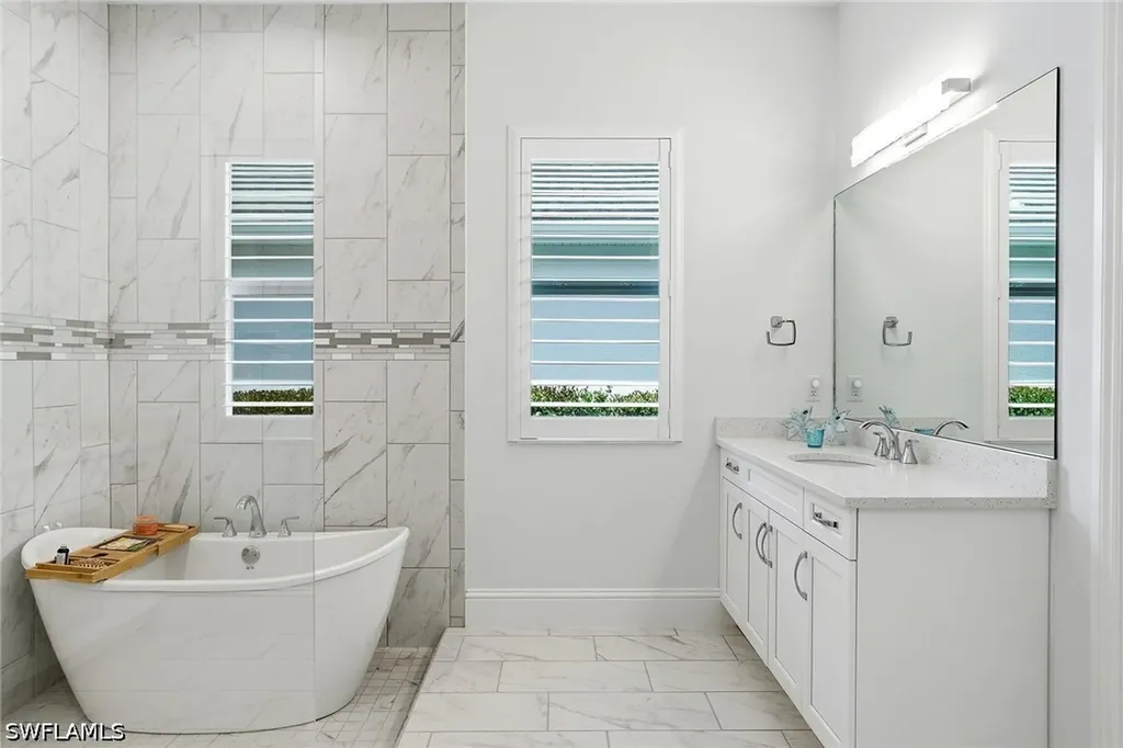 14386 Laguna Springs Lane Naples FL 34114