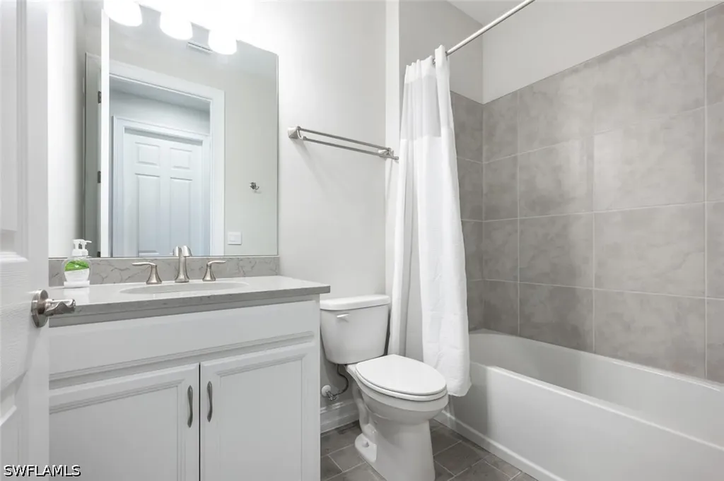 1066 Enbrook Loop Naples FL 34114