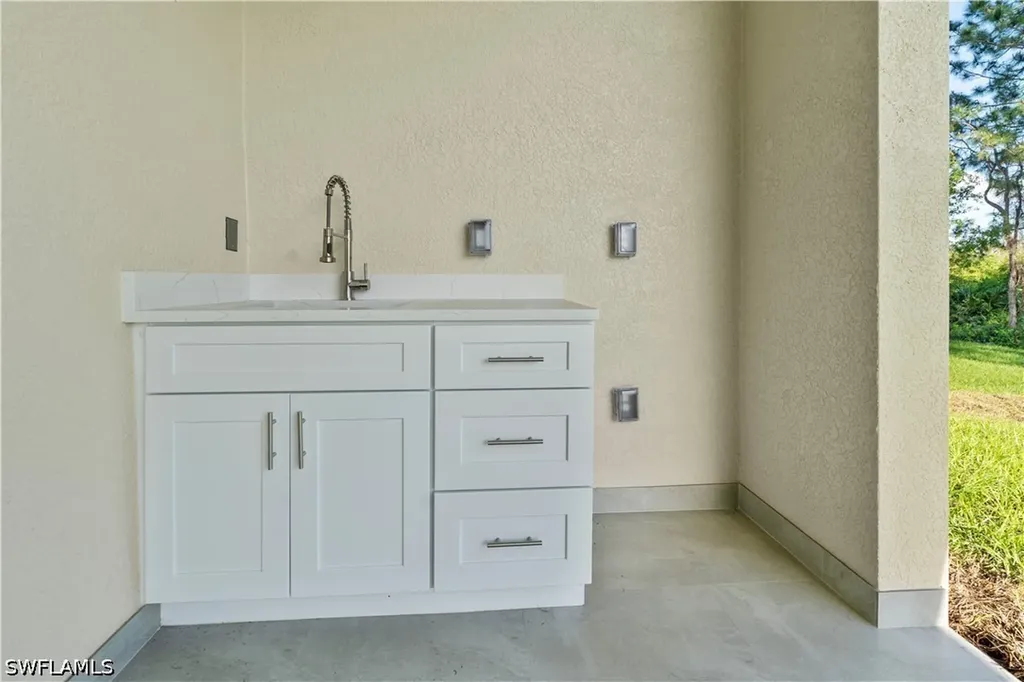 2815 19th Street SW Lehigh Acres FL 33976