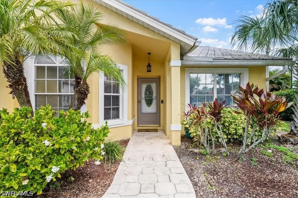 12821 Eagle Pointe Circle Fort Myers FL 33913