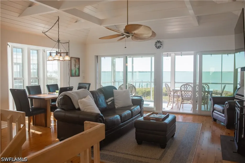 303 Useppa Useppa Island FL 33924