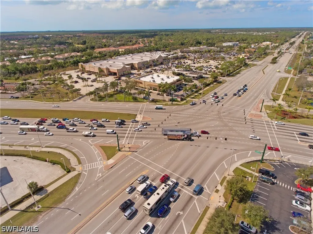 Tamiami Trail E Naples FL 34114