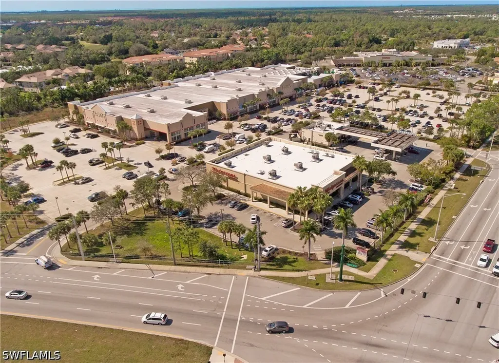 Tamiami Trail E Naples FL 34114