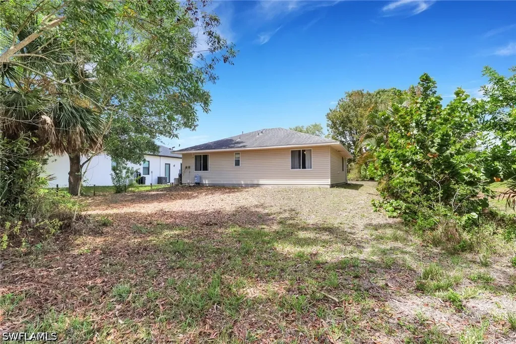 4560 18th Street NE Naples FL 34120