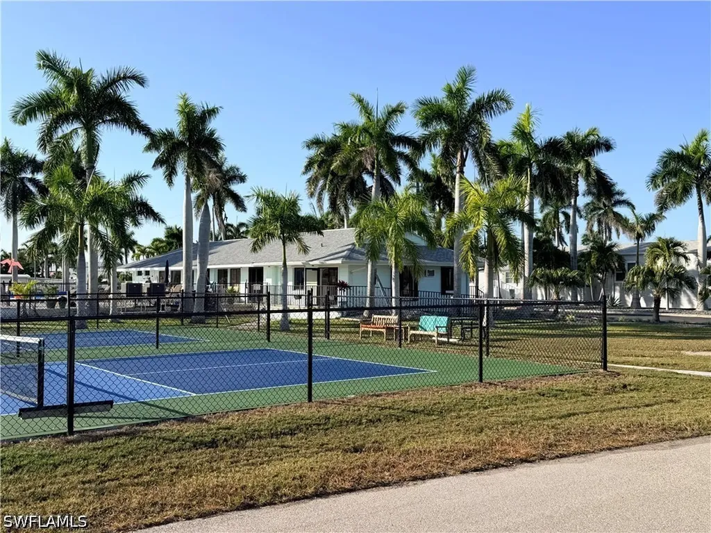 19 Spanish Main Fort Myers Beach FL 33931