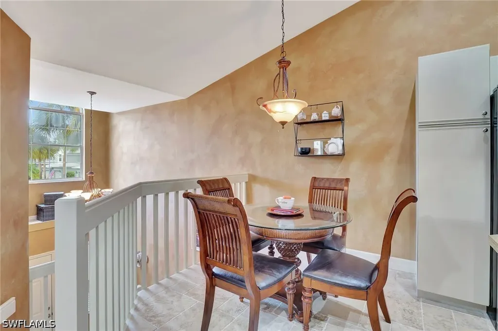2103 Tama Circle Naples FL 34112
