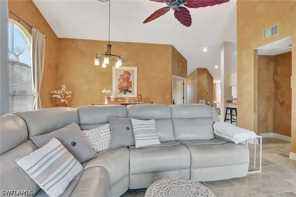 2103 Tama Circle Naples FL 34112