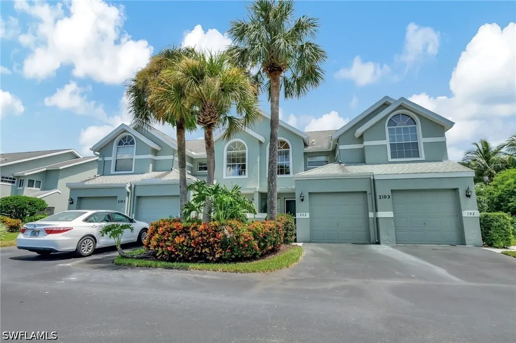 2103 Tama Circle Naples FL 34112