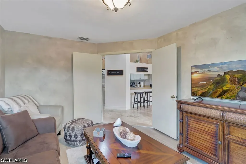 2103 Tama Circle Naples FL 34112