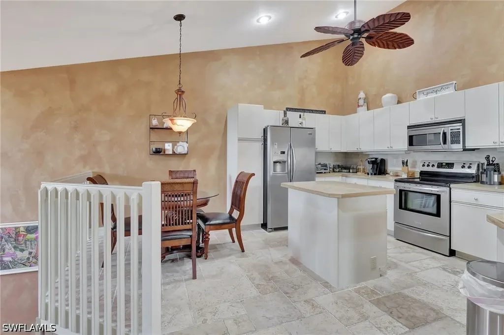 2103 Tama Circle Naples FL 34112