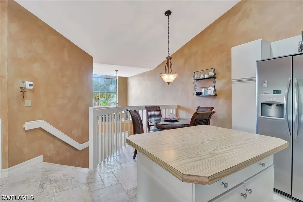 2103 Tama Circle Naples FL 34112
