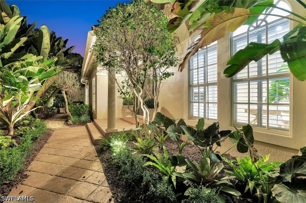 211 Via Napoli Naples FL 34105