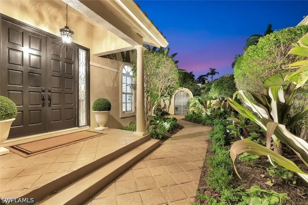 211 Via Napoli Naples FL 34105