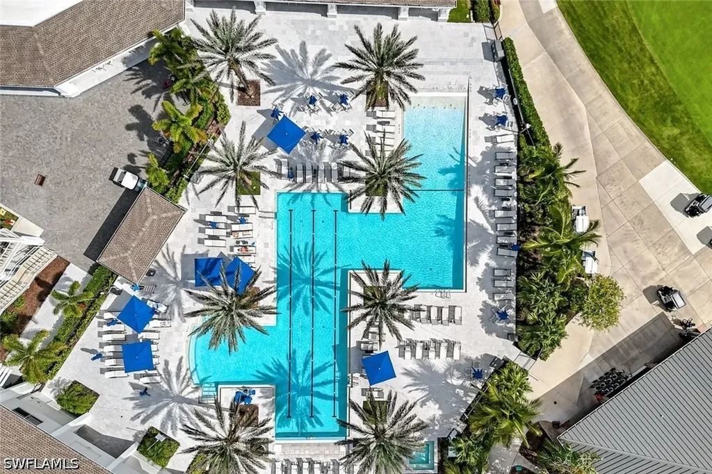 211 Via Napoli Naples FL 34105