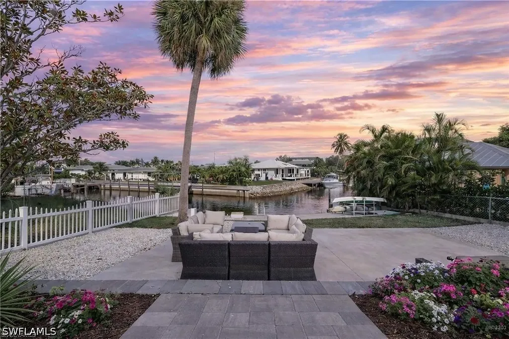 3461 Lakeview Drive Naples FL 34112