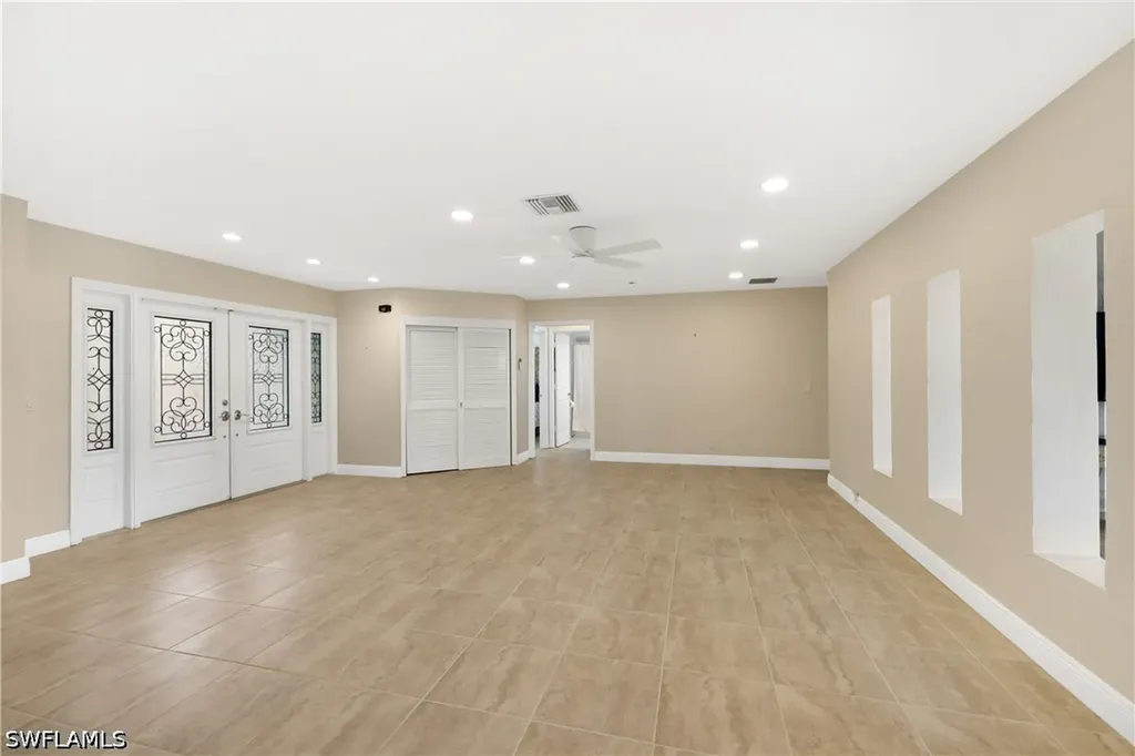 3461 Lakeview Drive Naples FL 34112