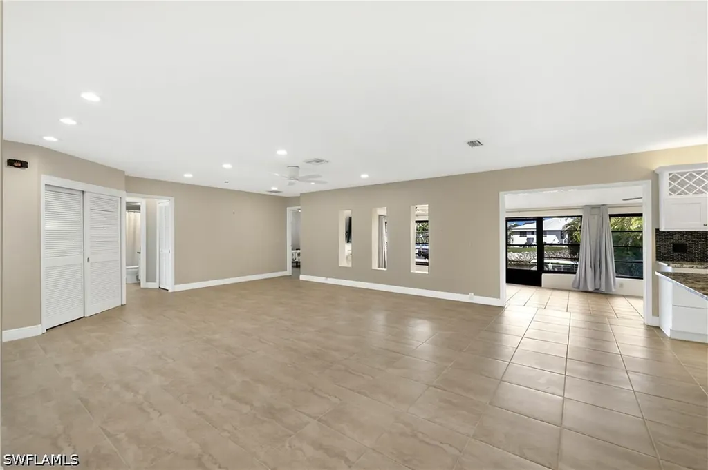 3461 Lakeview Drive Naples FL 34112
