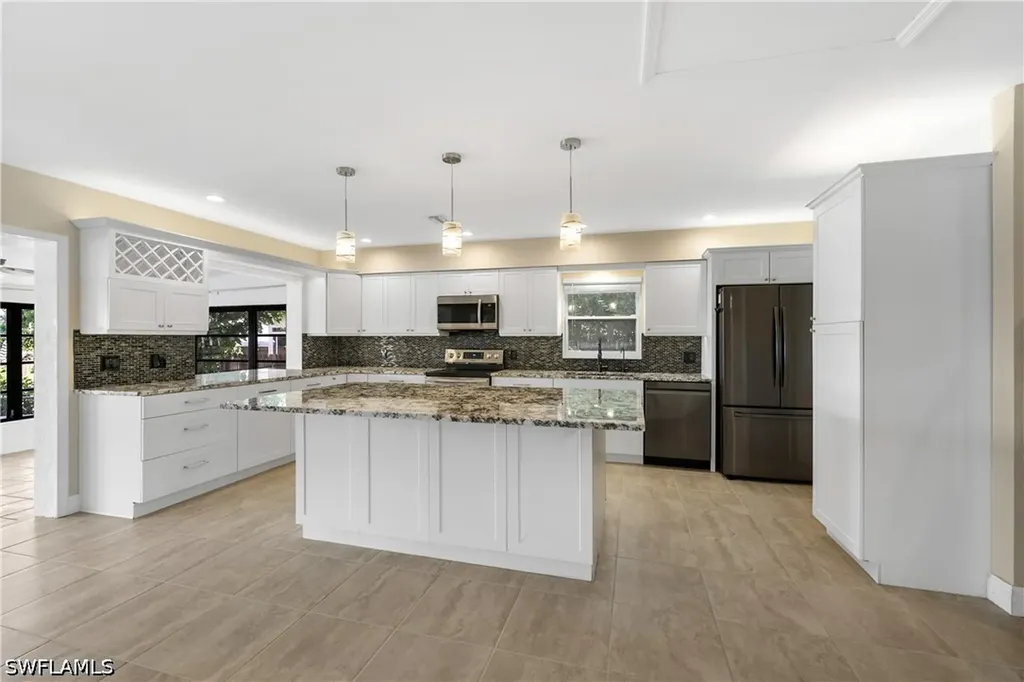 3461 Lakeview Drive Naples FL 34112