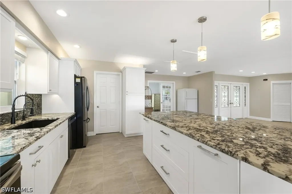 3461 Lakeview Drive Naples FL 34112