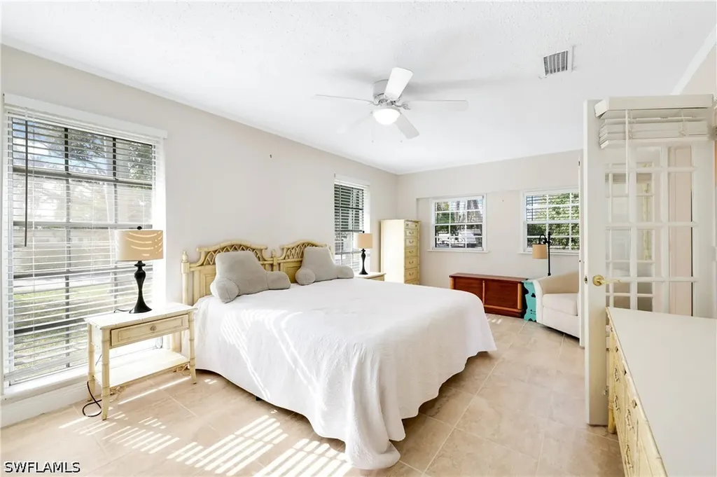 3461 Lakeview Drive Naples FL 34112