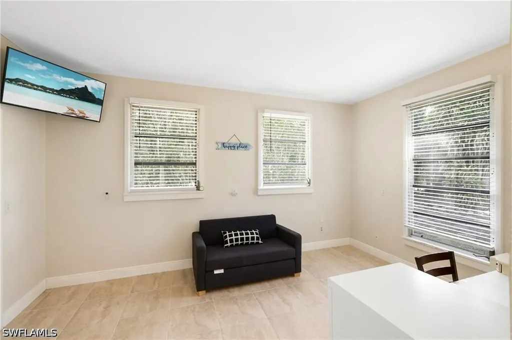 3461 Lakeview Drive Naples FL 34112
