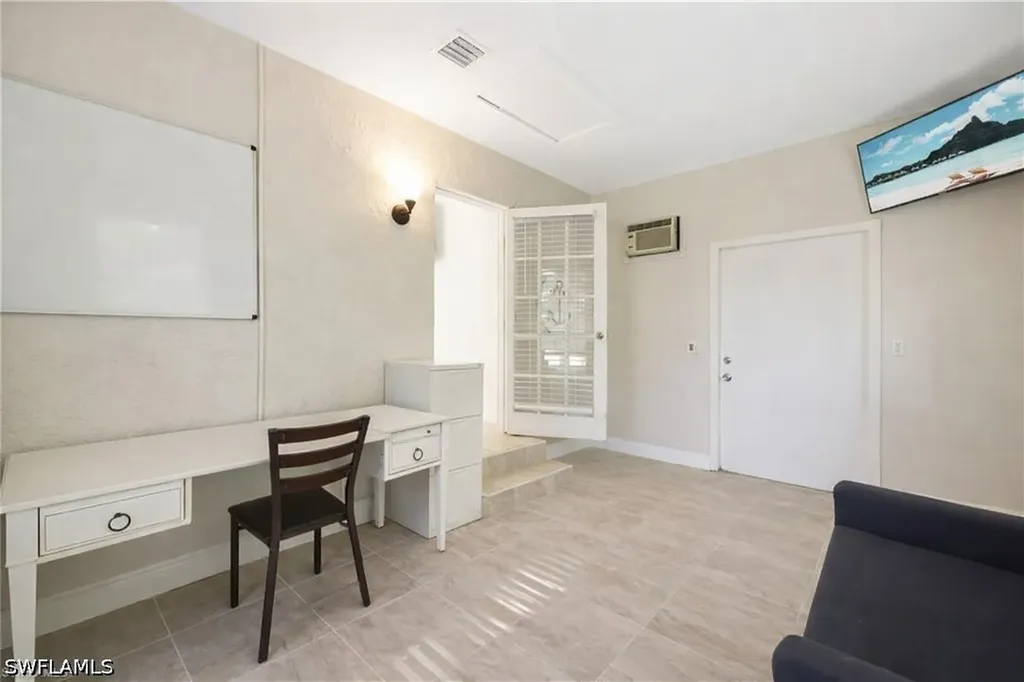 3461 Lakeview Drive Naples FL 34112