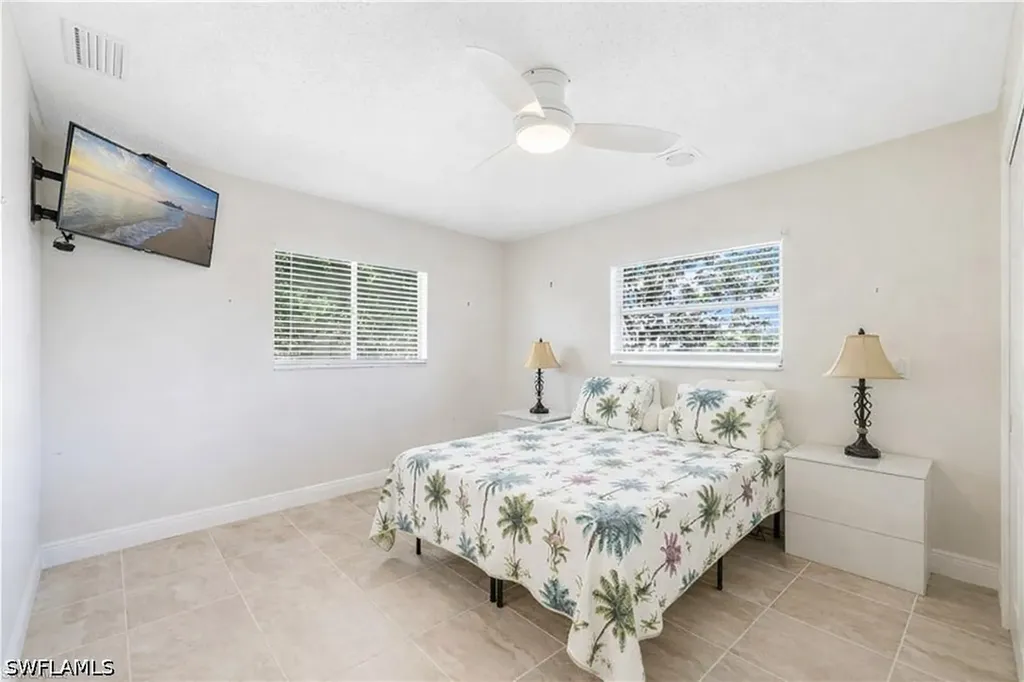 3461 Lakeview Drive Naples FL 34112