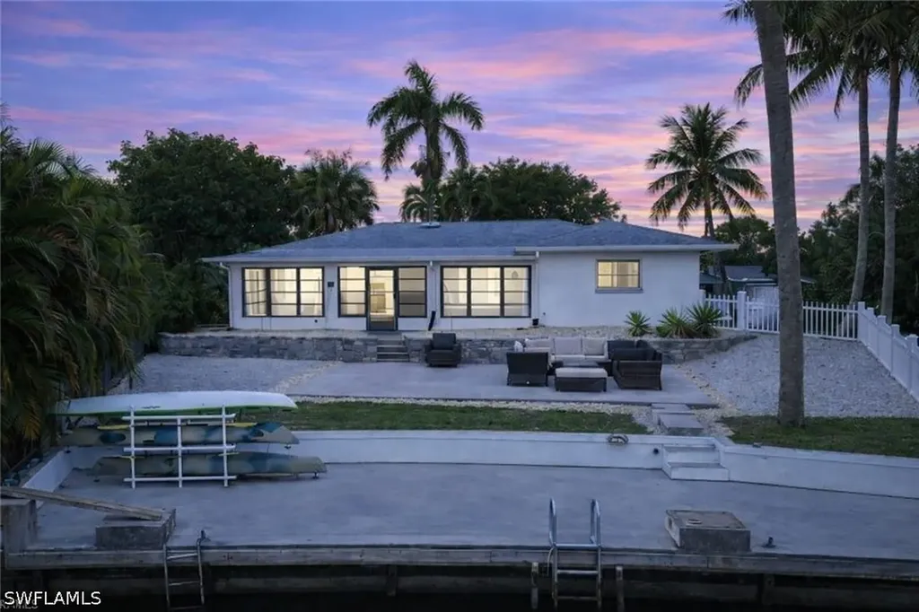 3461 Lakeview Drive Naples FL 34112