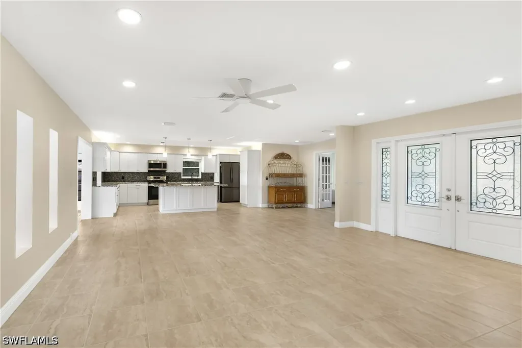 3461 Lakeview Drive Naples FL 34112