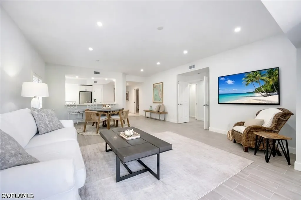 2806 Aintree Lane Naples FL 34112