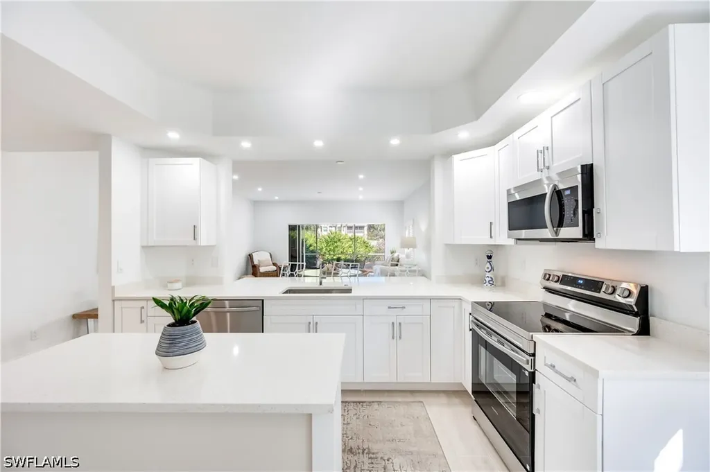 2806 Aintree Lane Naples FL 34112