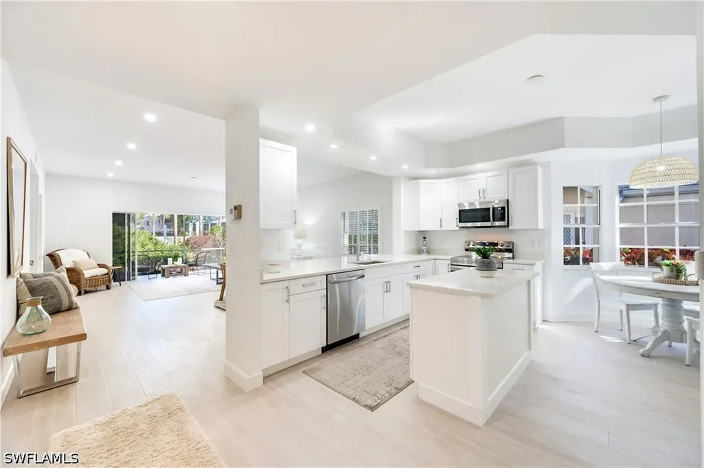 2806 Aintree Lane Naples FL 34112
