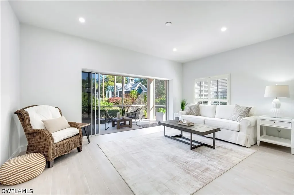 2806 Aintree Lane Naples FL 34112