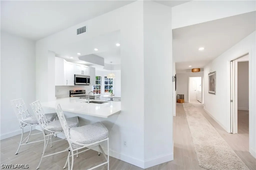 2806 Aintree Lane Naples FL 34112