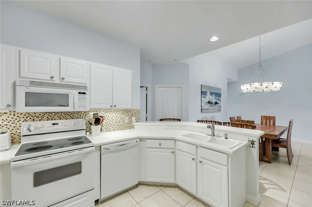 2110 Cay Lagoon Drive Naples FL 34109