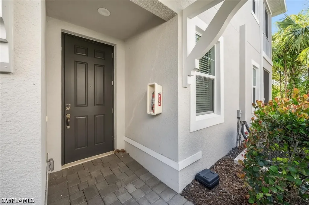 6953 Avalon Circle Naples FL 34112