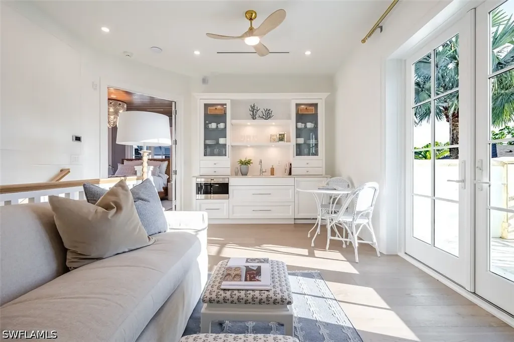 266 15th Avenue S Naples FL 34102