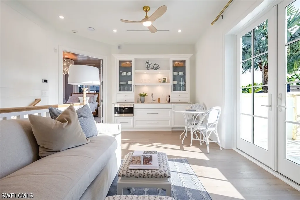 266 15th Avenue S Naples FL 34102