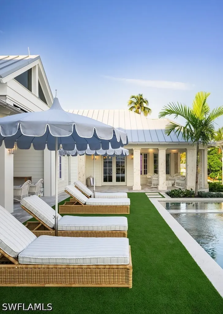 266 15th Avenue S Naples FL 34102