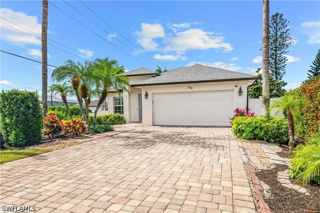 798 107th Avenue N Naples FL 34108