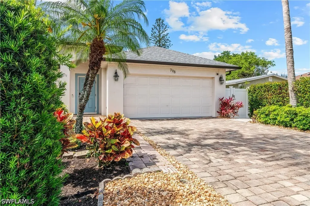 798 107th Avenue N Naples FL 34108