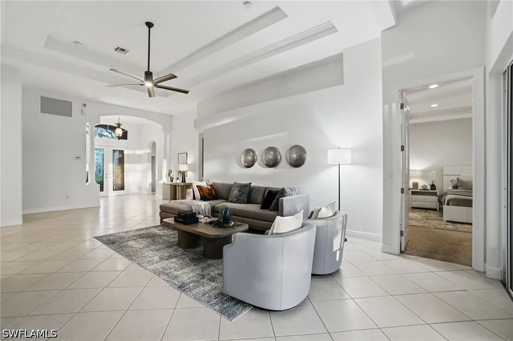 4828 Cerromar Drive Naples FL 34112