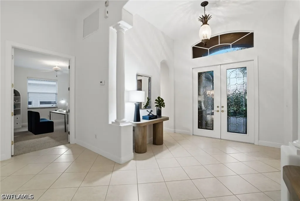 4828 Cerromar Drive Naples FL 34112
