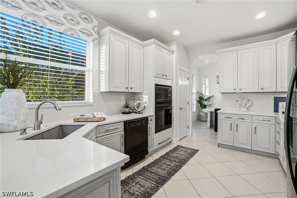 4828 Cerromar Drive Naples FL 34112